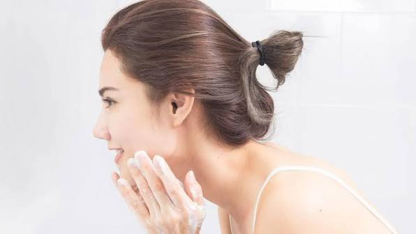 Complete Skincare Guide: Daily Tips for Healthy Skin